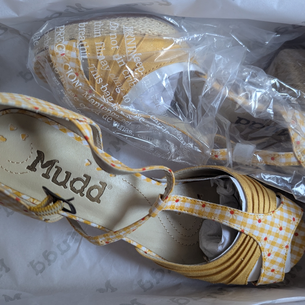 Mudd Kids Yellow Checkered Shoes